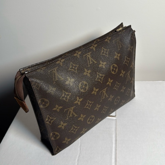 LOUIS VUITTON Monogram Zippered Clutch Pouch Toiletry Case Bag Brown Paris 1970 - Picture 1 of 16